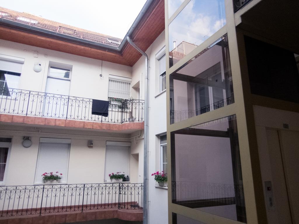 Goldcentral Apartment Grand Boulevard Βουδαπέστη Εξωτερικό φωτογραφία